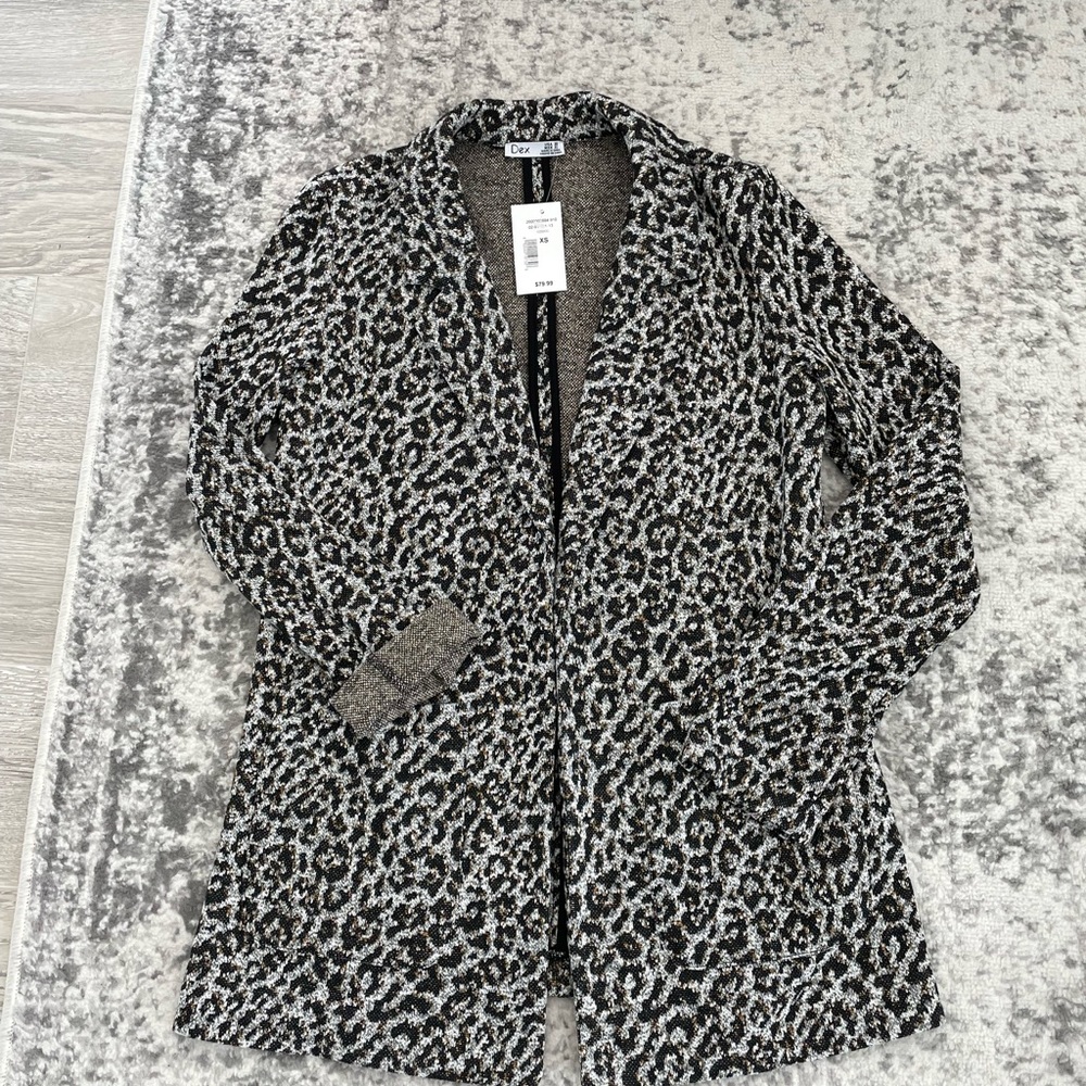 3/$50 NWT leopard blazer sz xs.